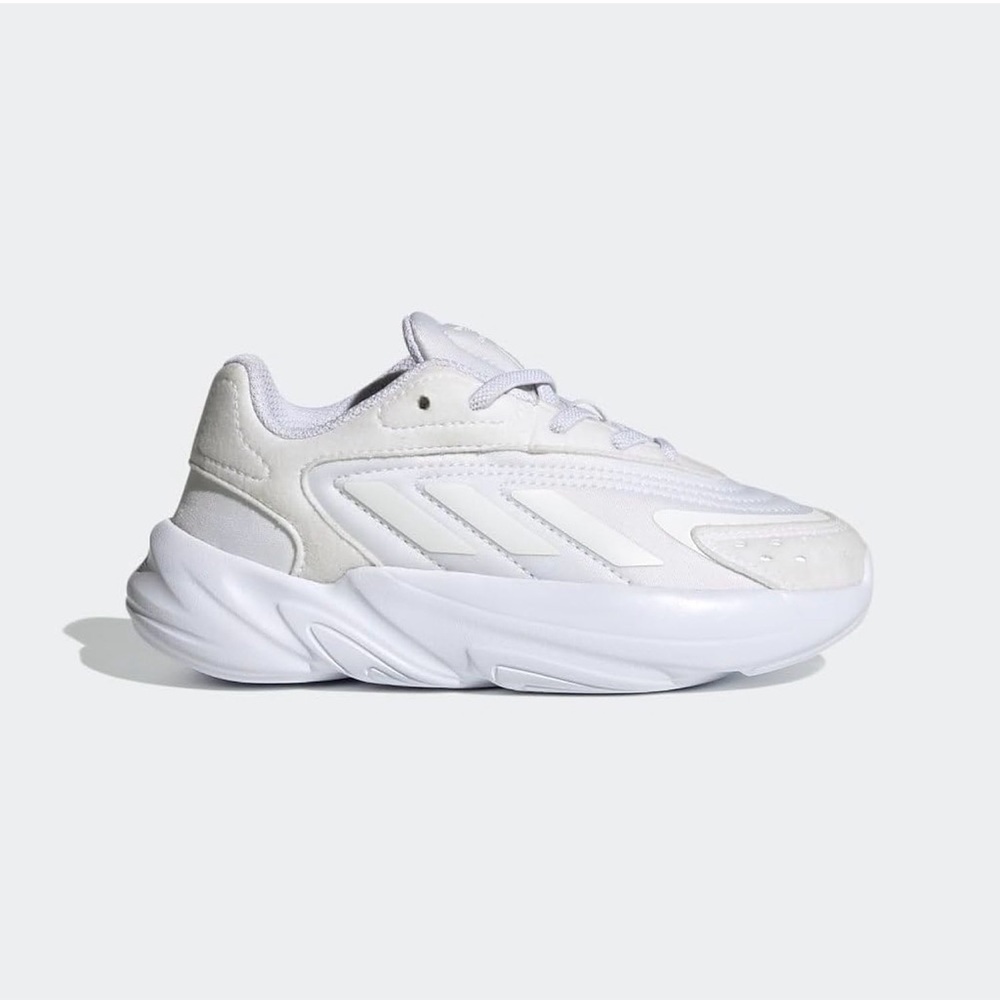 Adidas Unisex-Child Ozelia Sneaker size 4.5